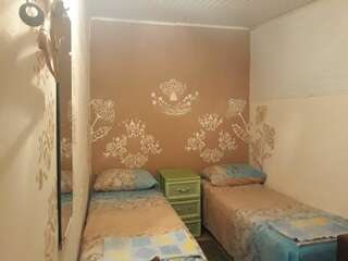 Хостелы Sergey Rooms Затока Двухместный номер с 1 кроватью или 2 отдельными кроватями-3